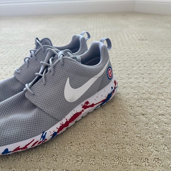 Used Nike Roshe Sneakers - custom Chicago Cubs - Picture 4 of 4